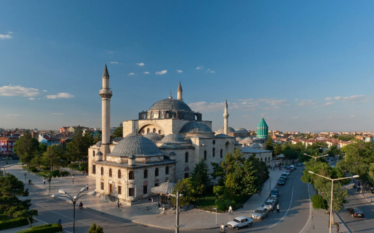 خلاصه زندگینامه مولوی